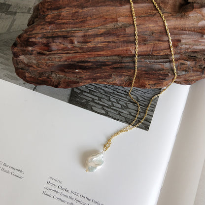 Coriumpera® Baroque Pearl Pendant Golden Necklace