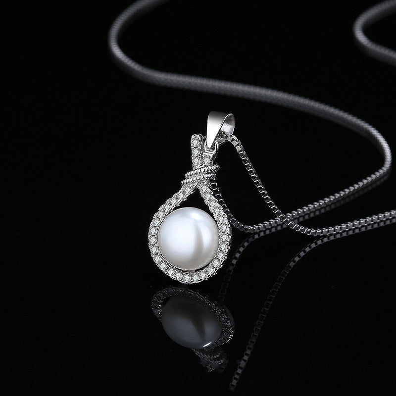 Coriumpera® Pearl Pendant Necklace