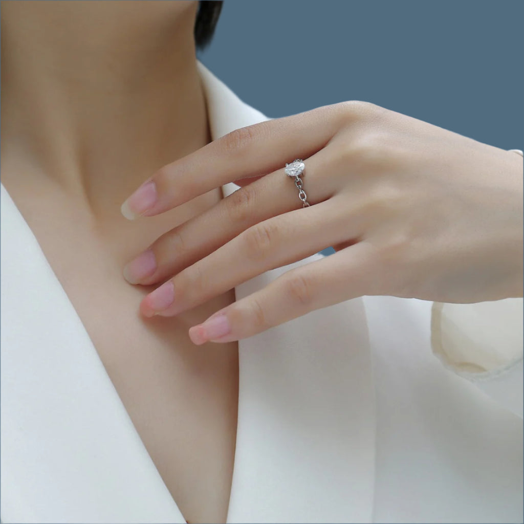 Vinregem Spark Oval Ring